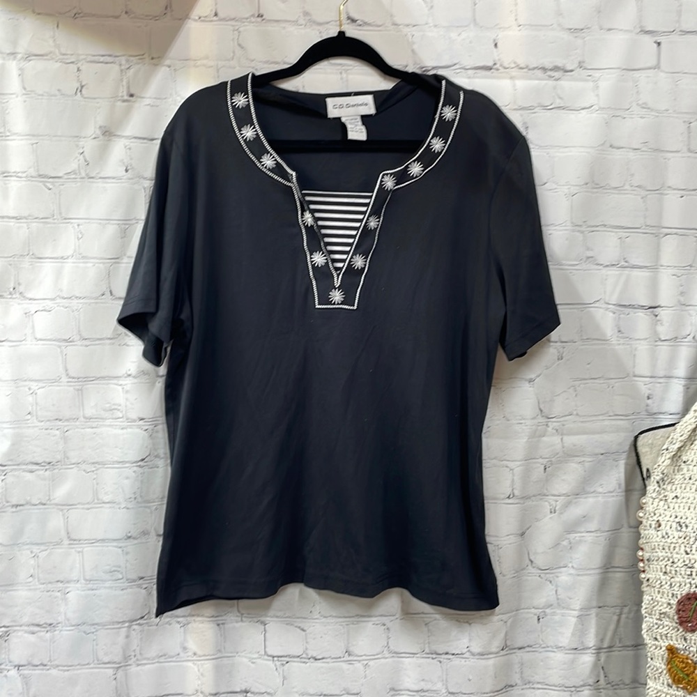 C.D. Daniel’s starburst stripe embroidered 1x top
